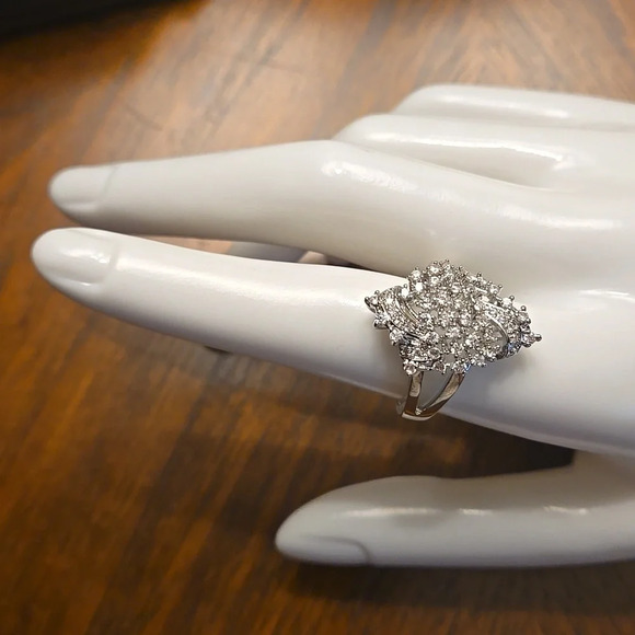 Inlaid Zirconia Women Ring size 10 - Picture 4 of 5